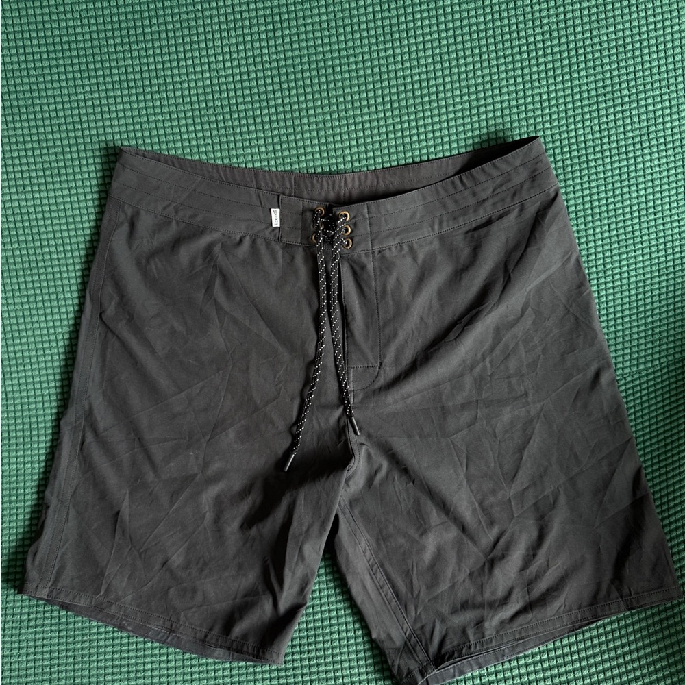 Birdwell Men's Black Boardshorts